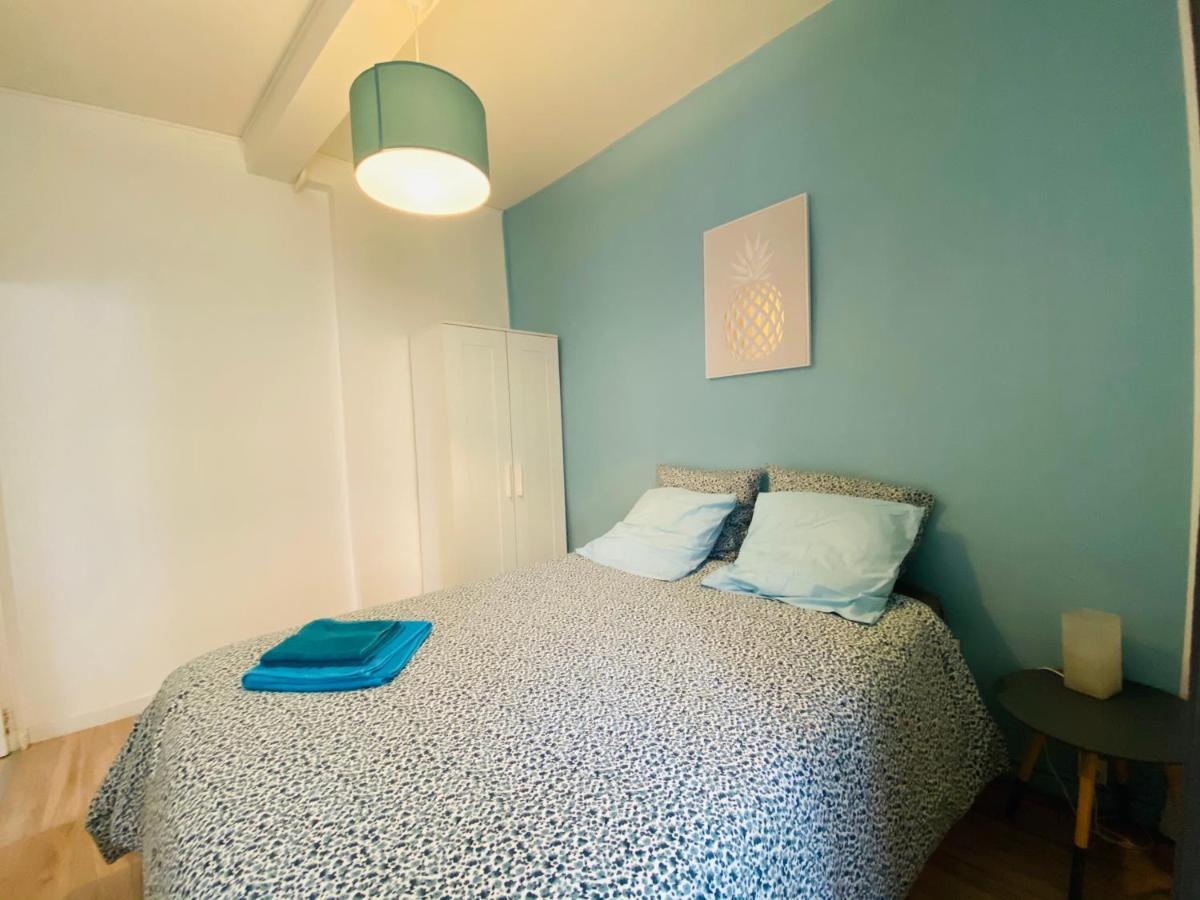 Nid Douillet Sur Plateau * Clermont-Ferrand