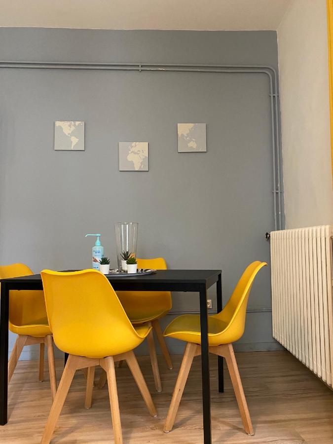 Nid Douillet Sur Plateau * Clermont-Ferrand